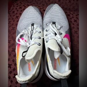 nike free RN fly knit sneakers (size 9.5)